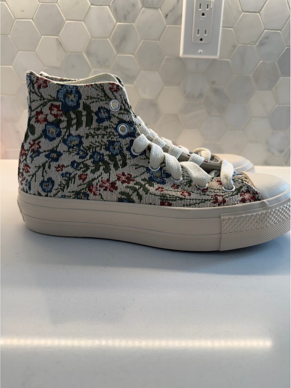 Converse Chuck Taylor All Star Lift Platform Floral Tapestry Sneakers Size 9